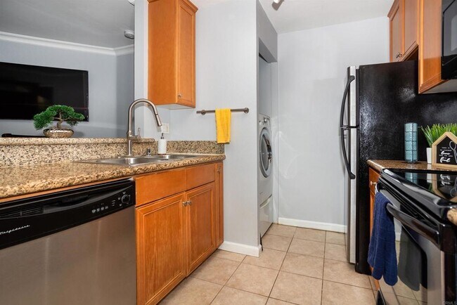 Photo - 1423 Graves Ave