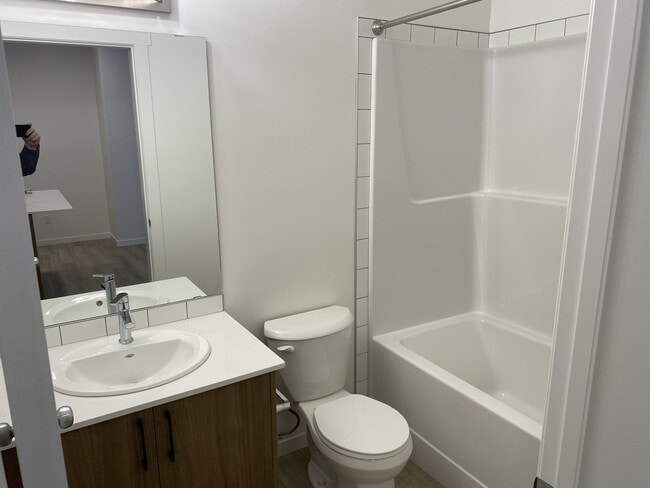 Photo - 9227-9228 228 St NW