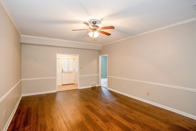 Photo - 6860 Branch Rd