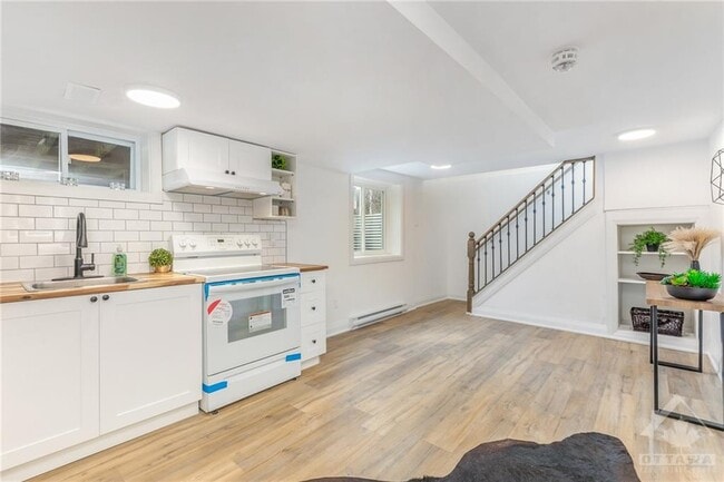Photo - 2093 Saunderson Dr