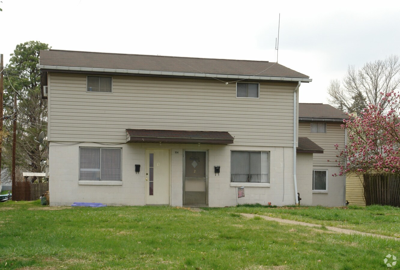 Photo - 304 Bellevue St