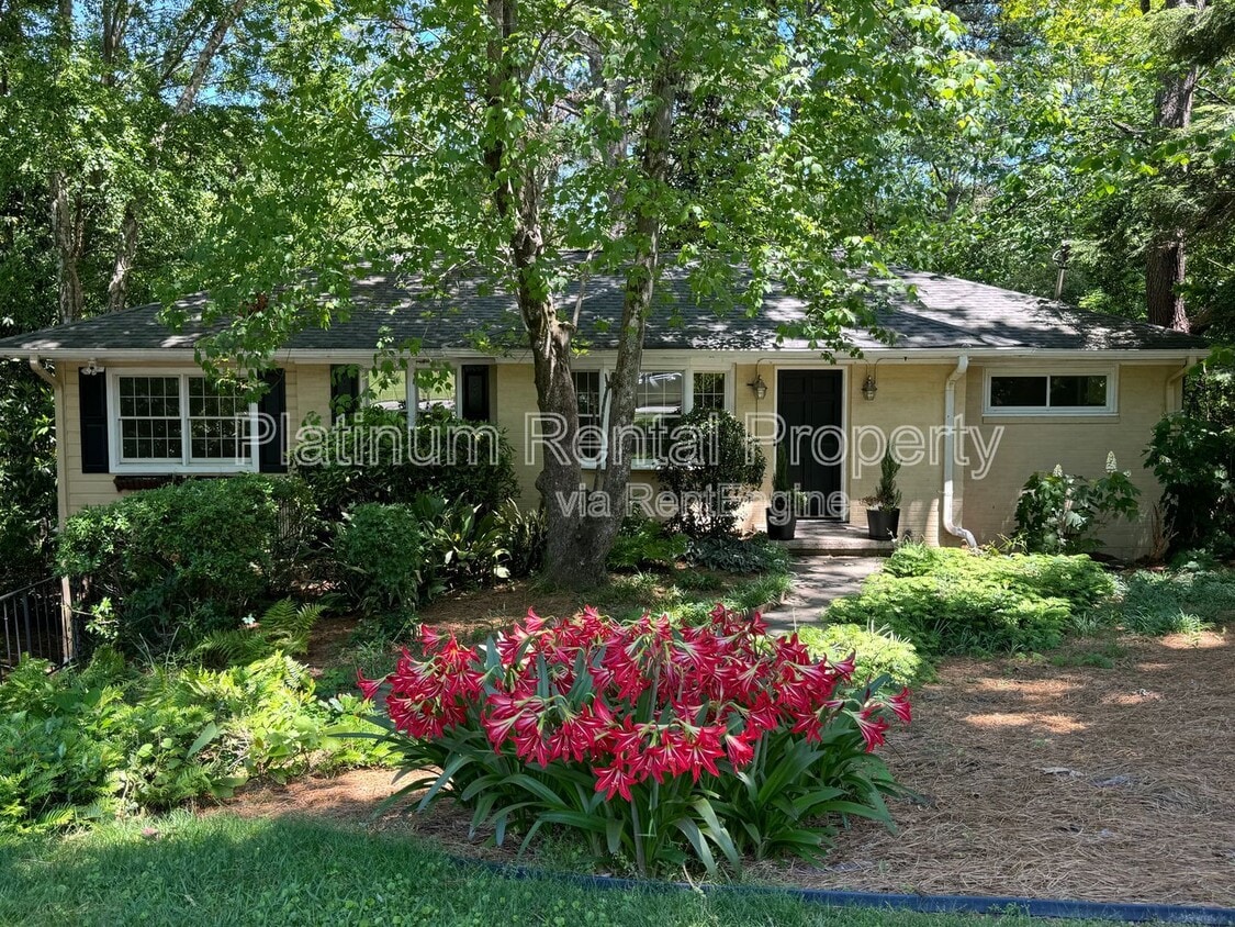 Photo - 383 Springdale Dr Ne