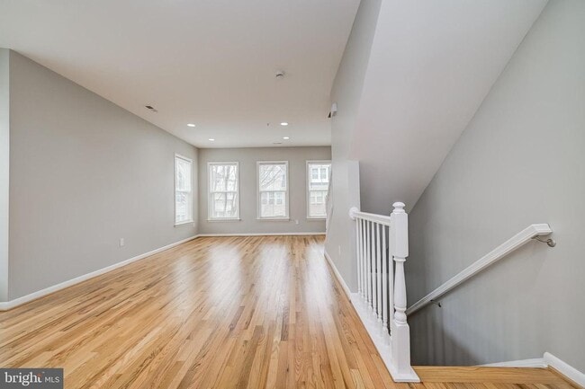 Photo - 252 Hemingway Dr