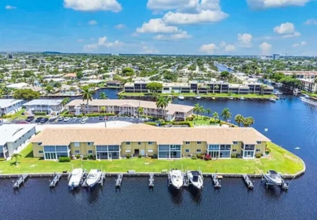 Photo - 700 SE 7th Ave Unidad 5