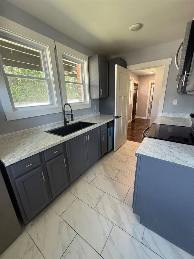 Photo - 709 Ridgecrest Way