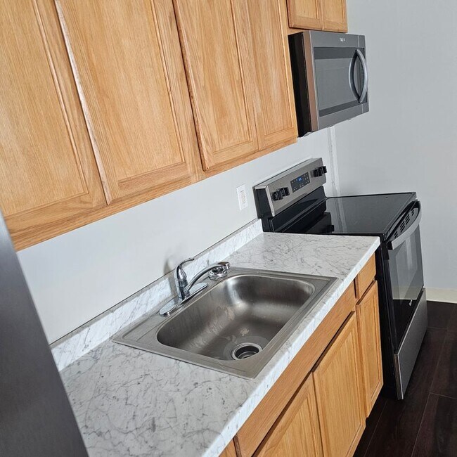 Building Photo - 600 Washington St Unit f