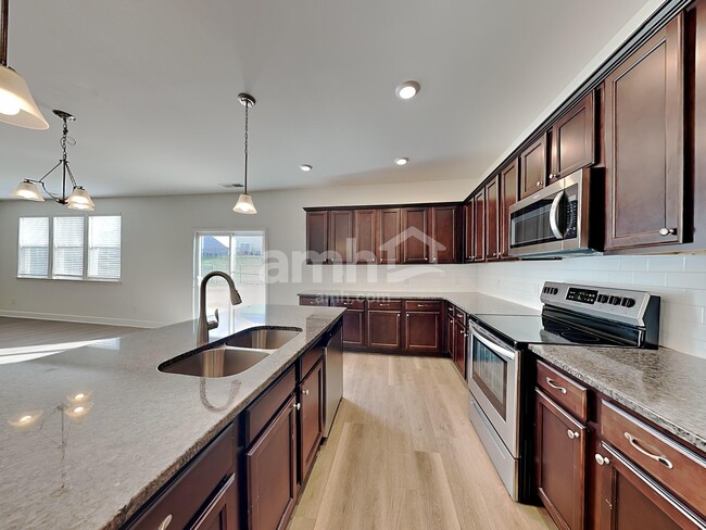 Photo - 5702 Lakemont Dr