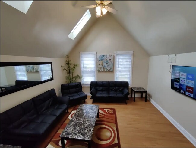 Photo - 3900 W 33rd St