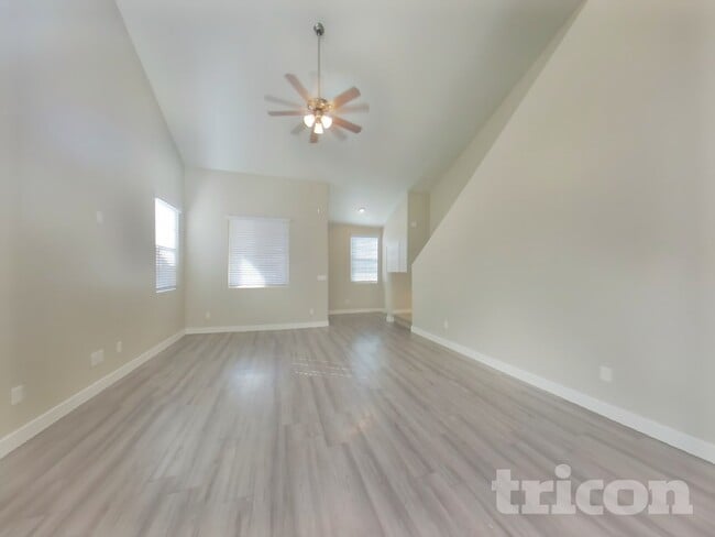 Photo - 2638 E Danbury Rd