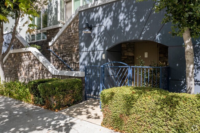 Photo - Elan at Dublin Station