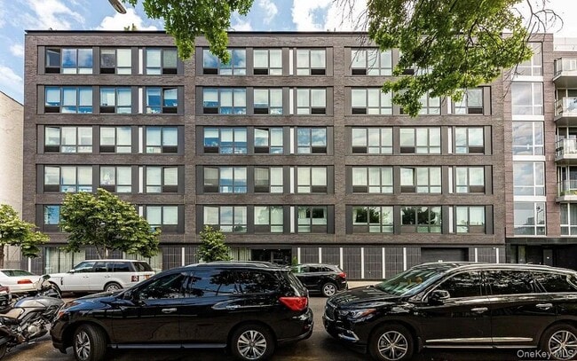 Building Photo - 11-25-25 45th Ave Unit 5C