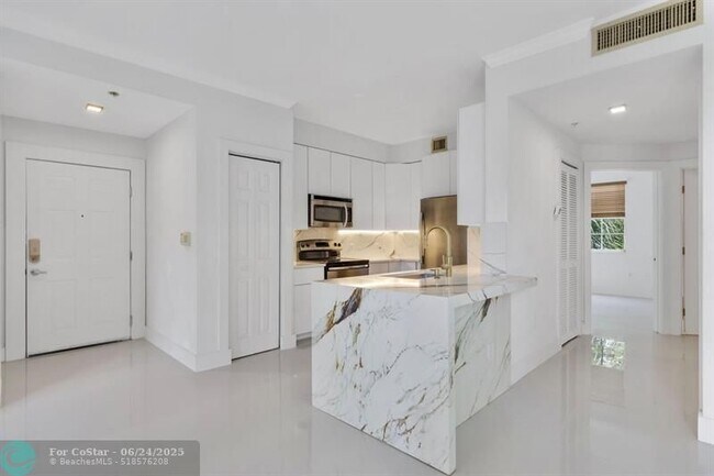 Photo - 1803 N Flagler Dr Unidad 206 Rental