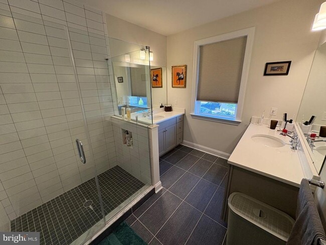 Photo - 202 Charles Ellis Dr
