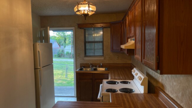 Photo - 1603 W Elm St