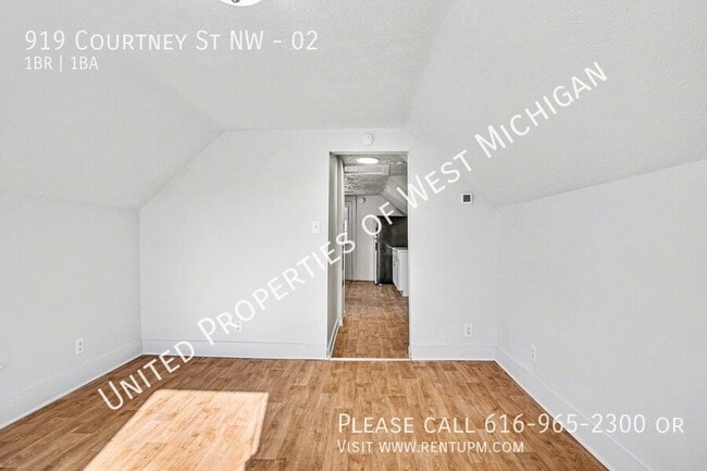 Photo - 919 Courtney St NW Unit 02