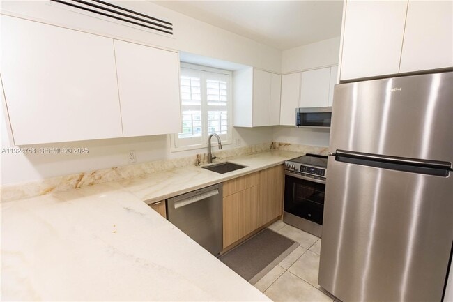 Building Photo - 777 NE 62nd St Unit C110