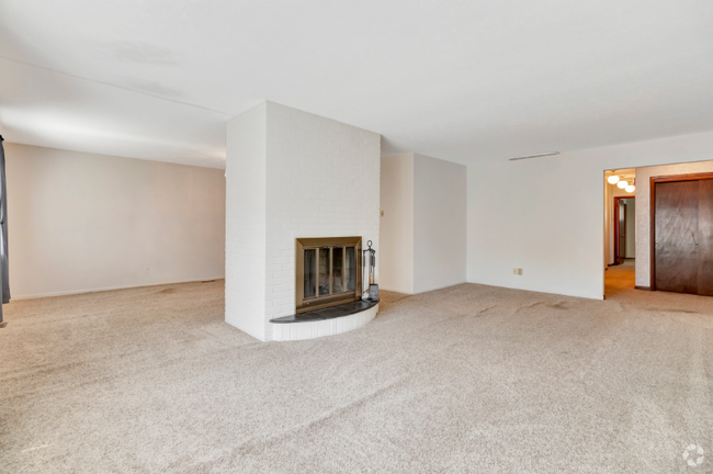 Building Photo - 2101 Parade St Rental