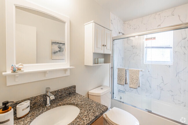 1BR, 1BA - 750SF - Bathroom