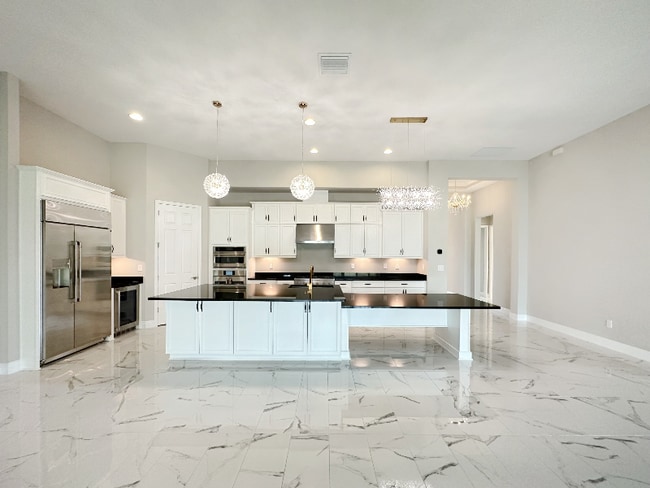 Photo - 10530 Meadowrun Dr