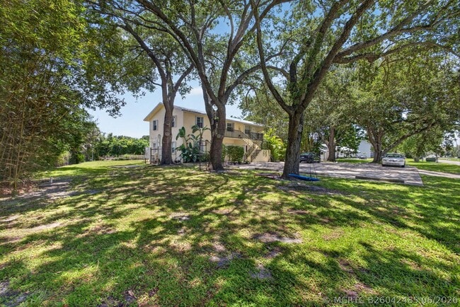 Photo - 708 SW Gardens Blvd