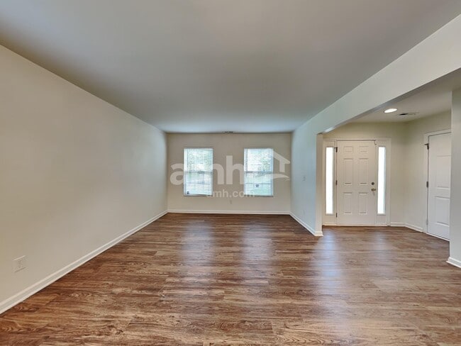 Photo - 735 Big Twig Ln