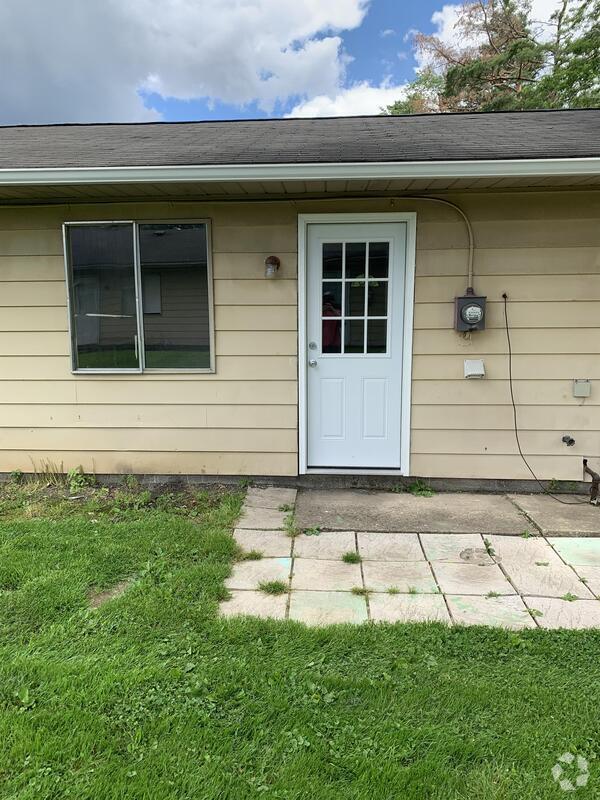 Building Photo - 162 Bernower Ave SW Rental