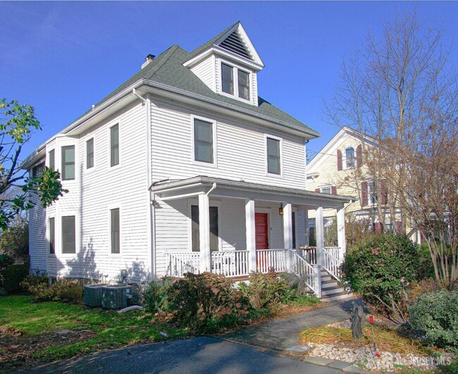 Photo - 9 Academy St