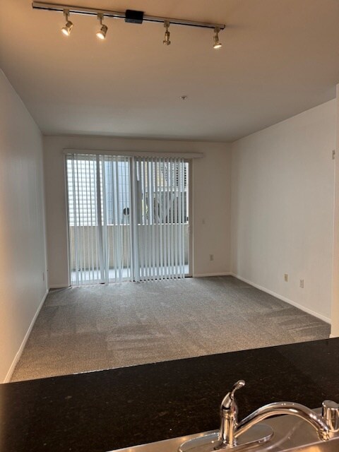 Photo - 4060 Glencoe Ave Unidad 128 Rental