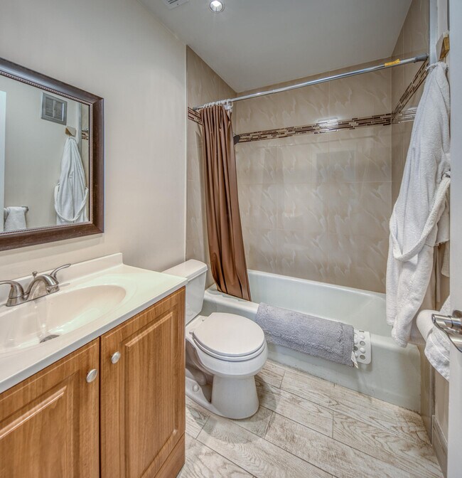 Photo - 301 S Lakeside Dr Unit 7