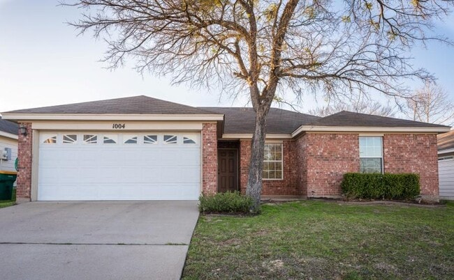 Photo - 1004 Muelhause St