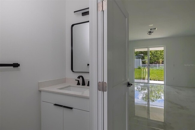 Photo - 2025 Barroso St