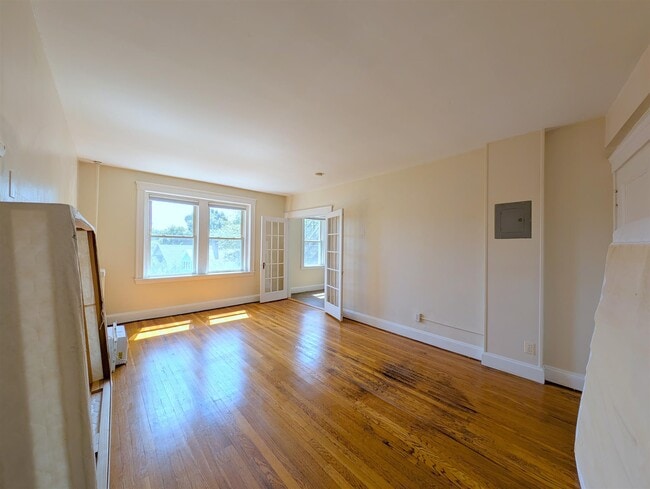 Building Photo - 6 Linnaean St Unit 15 Rental