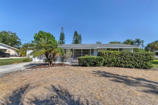 Photo - 2323 Doud St