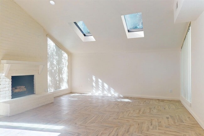 Photo - 707 Center Hill Dr