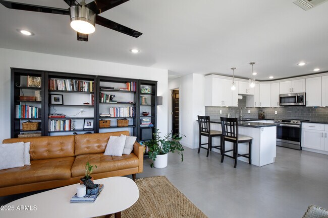 Photo - 1218 E Clarendon Ave