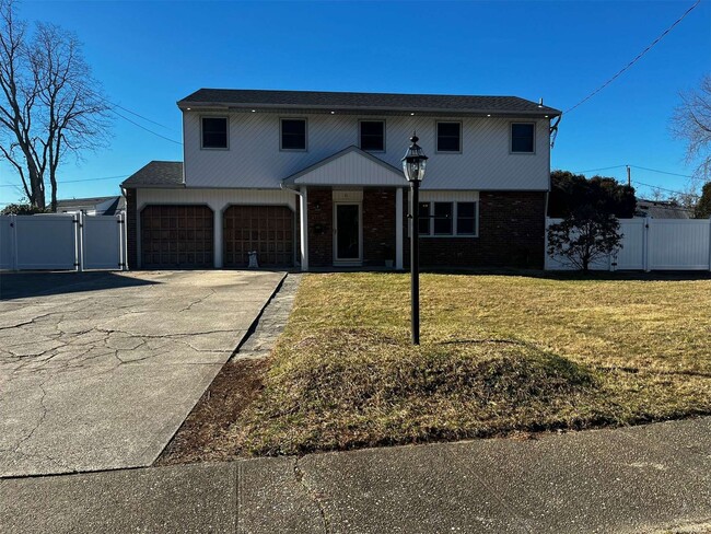 Photo - 61 Andover Dr House