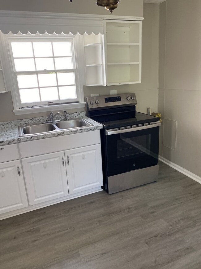 Photo - 3 BR, 1 BA House