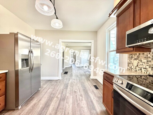 Photo - 615 W 4th St Unit 615 W 4th St