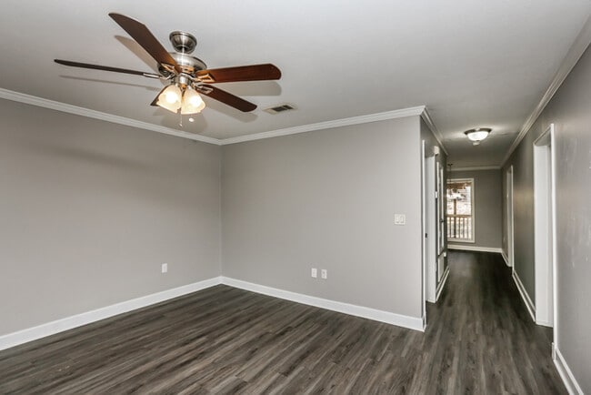 Photo - 224 Sylvan Dr