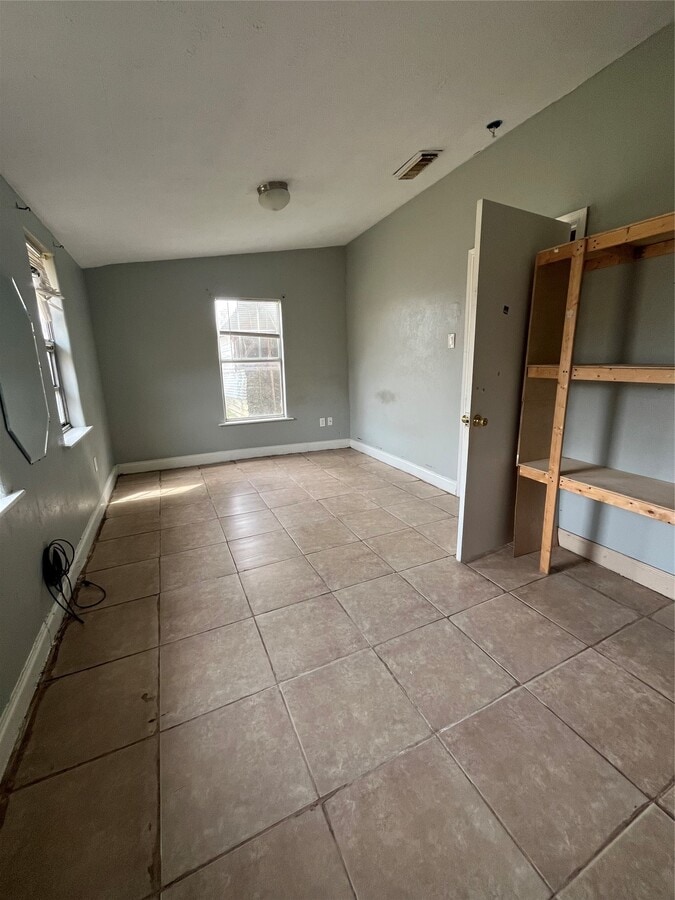 Photo - 7933 Brays St Unidad A