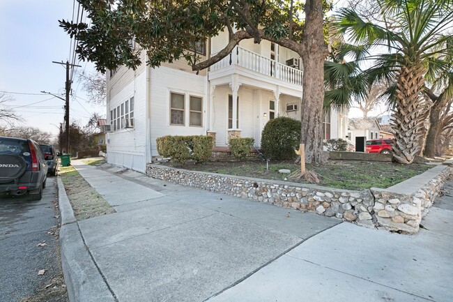 Building Photo - GOVERNMENT HILL***APARTMENT***CLOSE TO FT. SAM & THE PEARL Unit #4