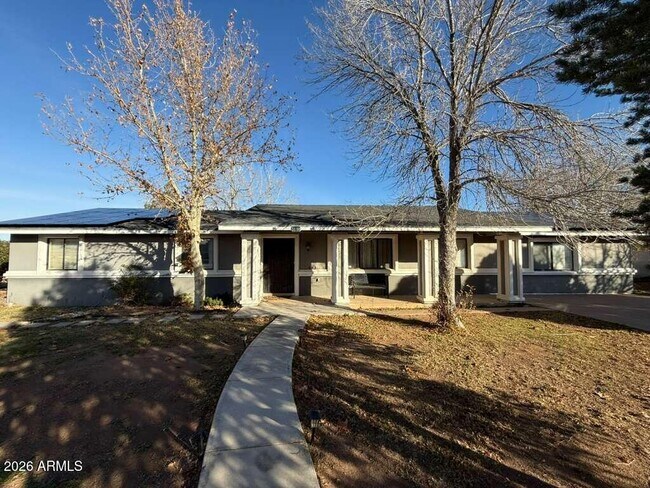 Photo - 3110 E 13th St