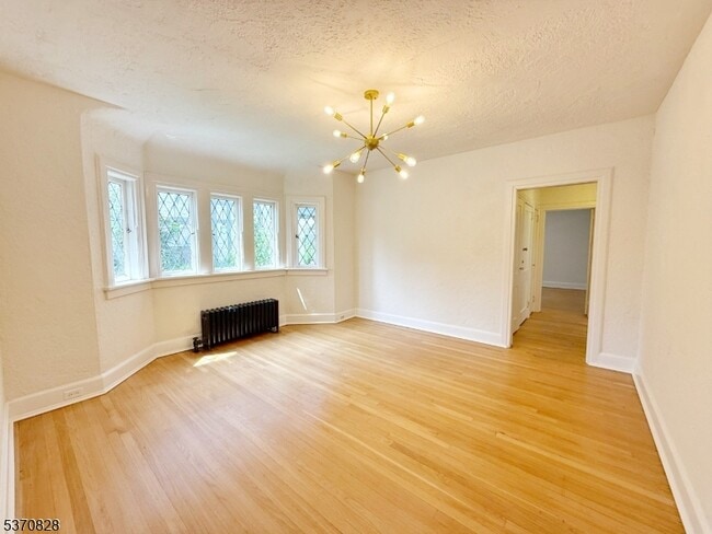 Building Photo - 168 Washington Pl Unit 1 Rental