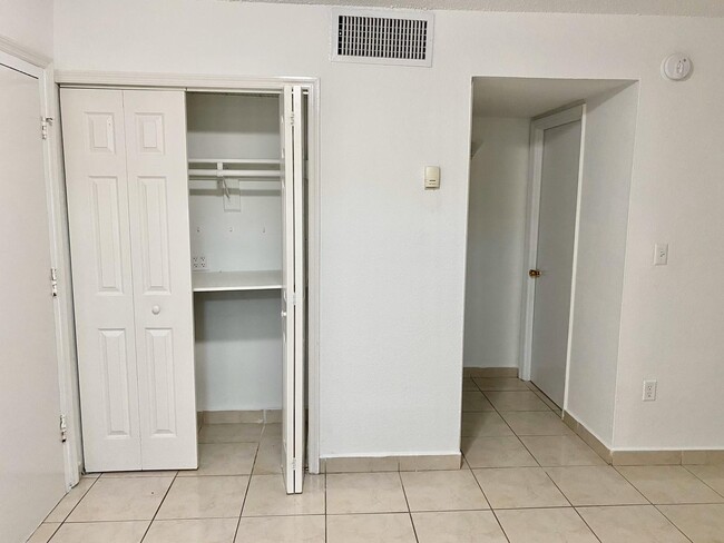 Photo - 666 W 81st St