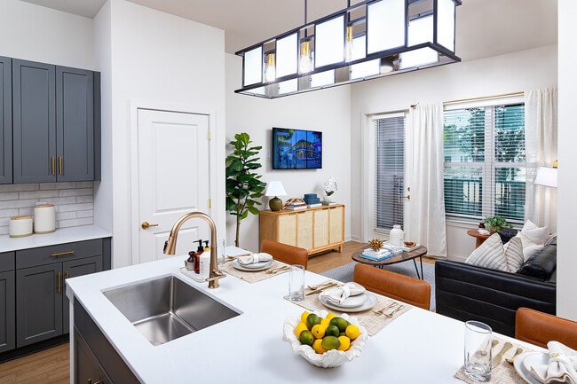 Photo - Marlowe Brookwood