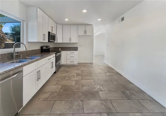 Photo - 9670 Summerville St