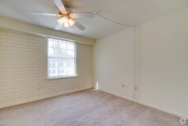 2BR,2BA - 1,000SF