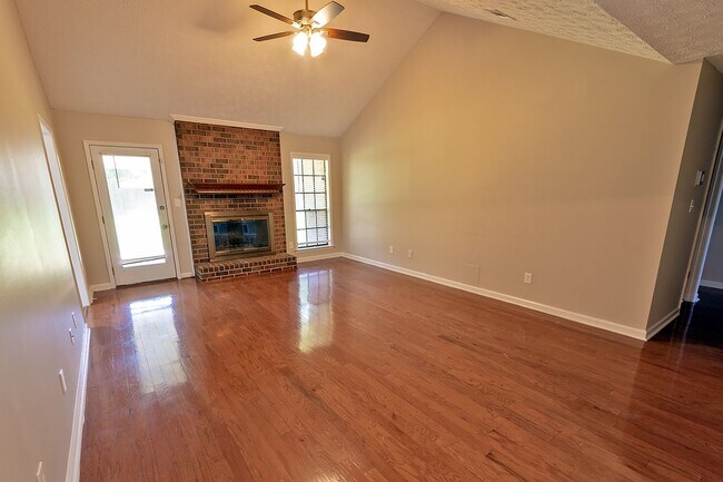 Photo - Home for Rent in Copperfield