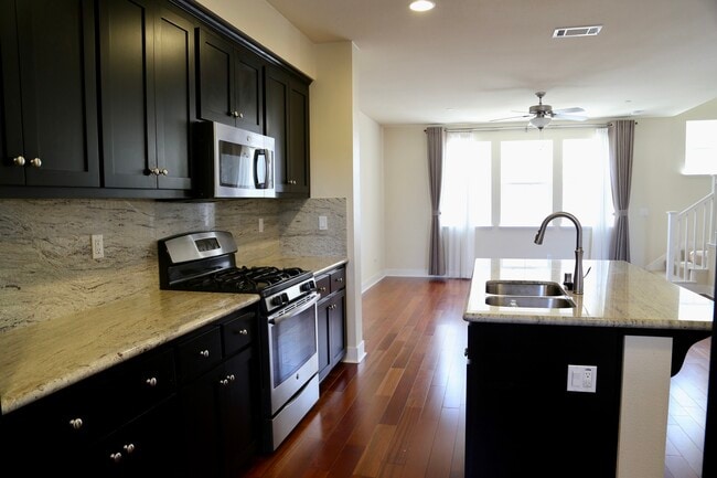 great room - 918 Arietta Dr