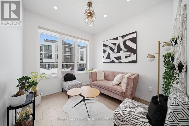 Photo - 275 Ironside Dr